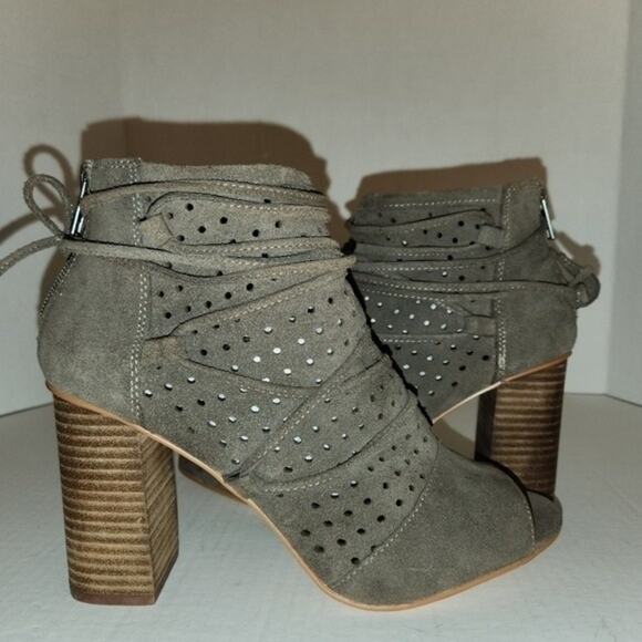 VERY VOLATILE VV Kalio Grey Gray Wrap Around Suede Peep Toe Shoetie Womens 9 - Picture 1 of 11